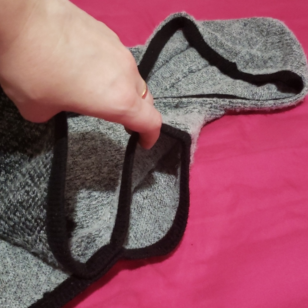 Poncho - Picture 4 of 5